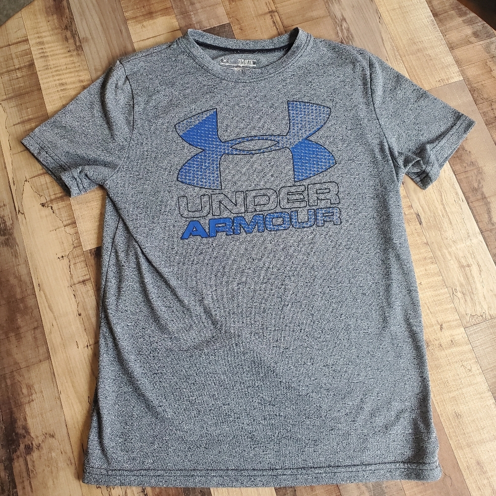 Under Armour gray logo tee shirt sporty top heat gear youth medium 10/12